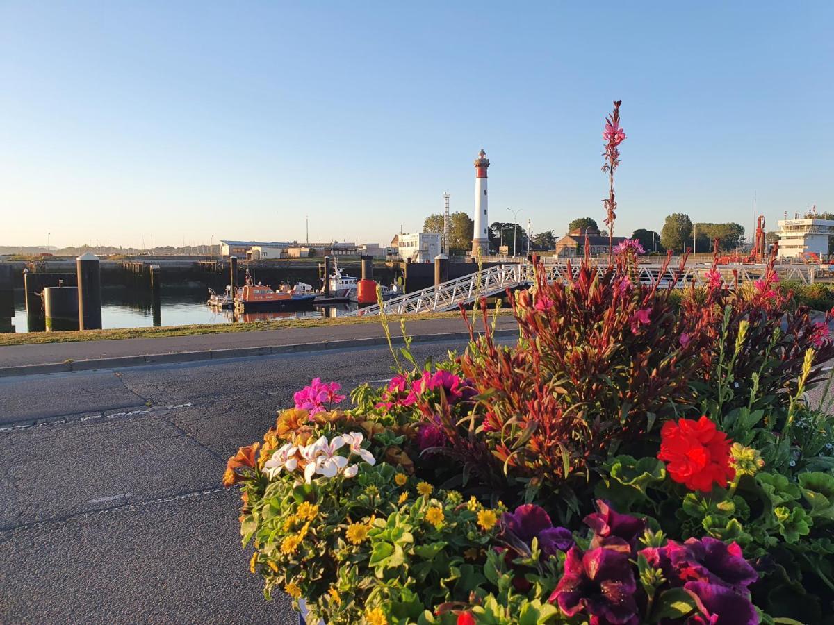 Résidence LE SEMAPHORE Ouistreham Exterior foto
